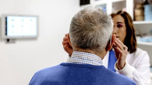Alzheimer's: Could routine eye exams help spot early signs?