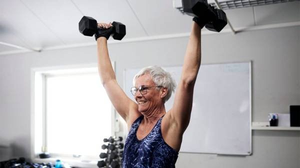 Stronger muscles may boost longevity, especially in older females