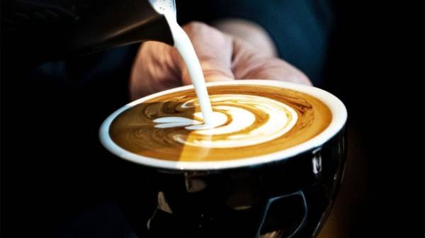 Dementia: 2-3 cups of caffeinated coffee a day may help lower risk